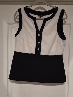 AUW Black & White Sleeveless Pearl-Button Tank